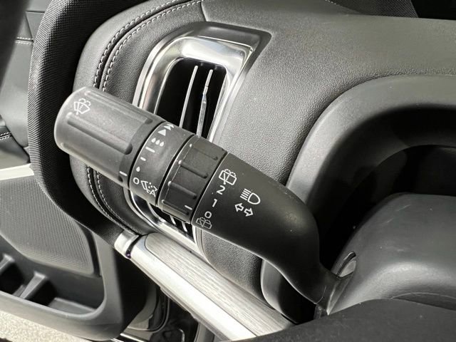 Used 2025 Ford Expedition Platinum image 28