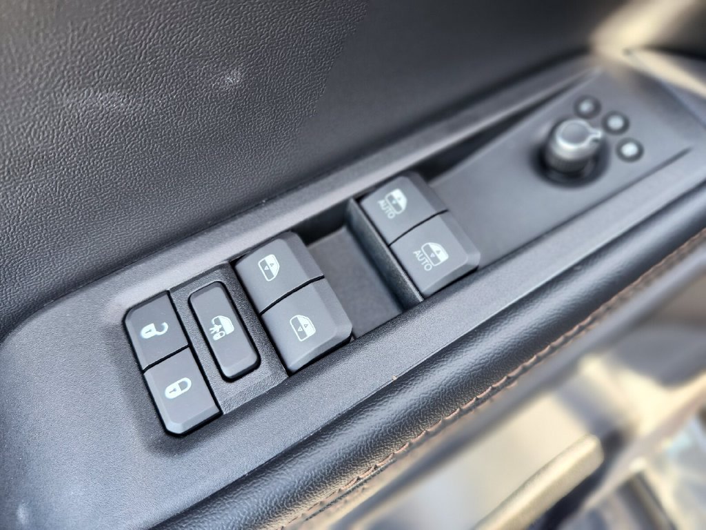 Used 2026 Jeep Cherokee Limited AWD/4WD image 17
