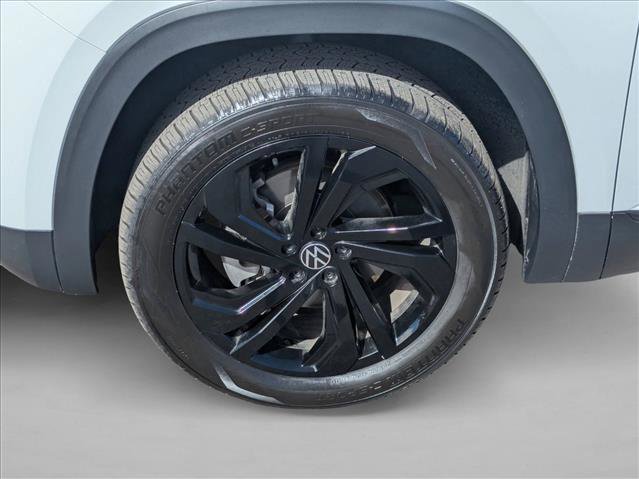 Used 2023 Volkswagen Atlas SE w/ Black Wheel Package image 22