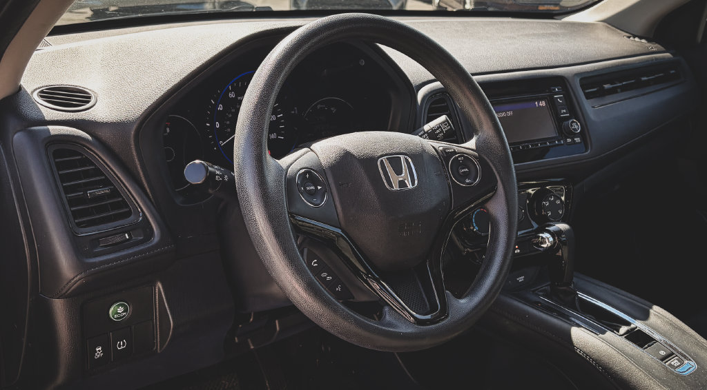 Used 2022 Honda HR-V LX image 2