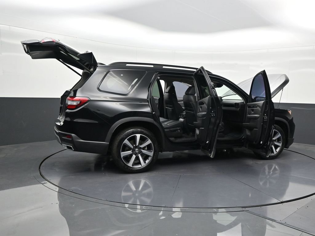 Used 2023 Honda Pilot Touring image 32