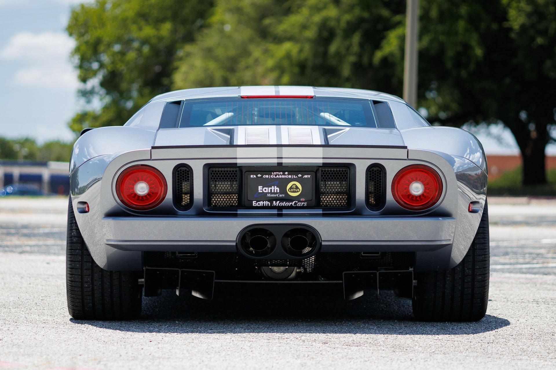 Used 2006 Ford GT RWD image 22