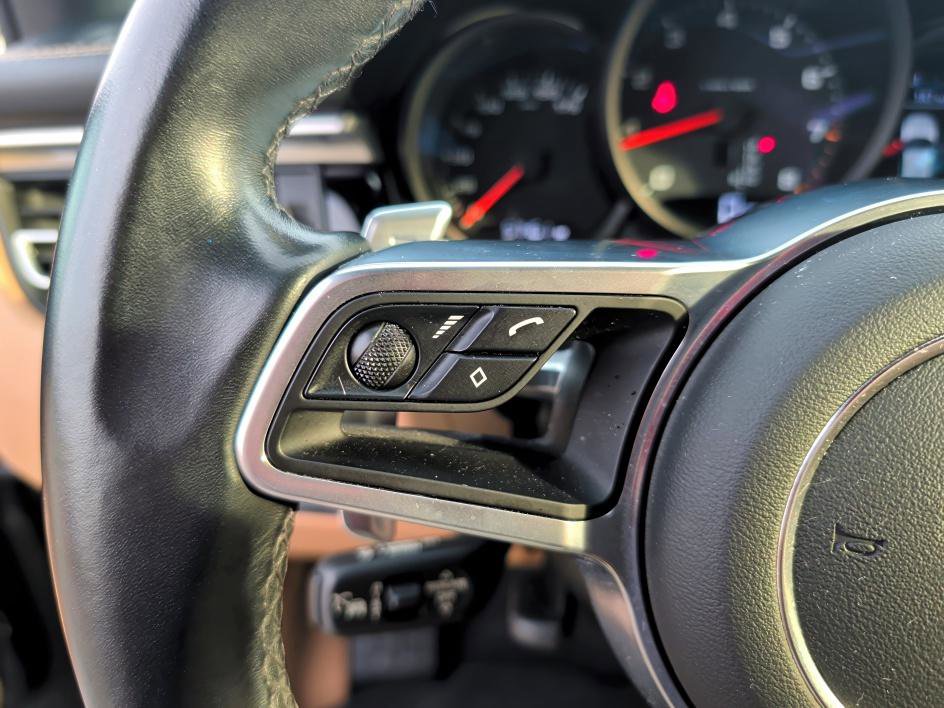 Used 2021 Porsche Macan image 19