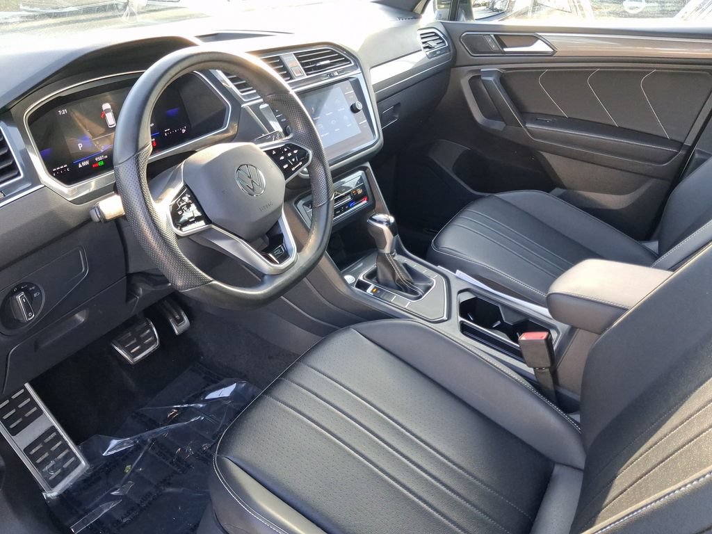 Used 2024 Volkswagen Tiguan SE R-Line FWD image 13