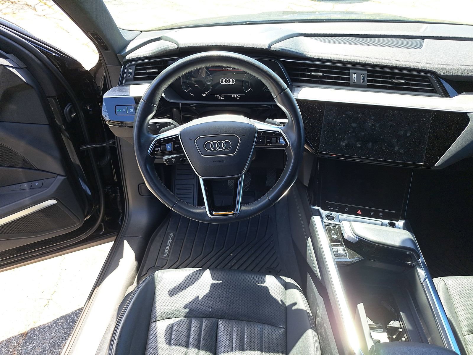 Used 2023 Audi e-tron Premium Plus w/ Premium Plus Package image 6