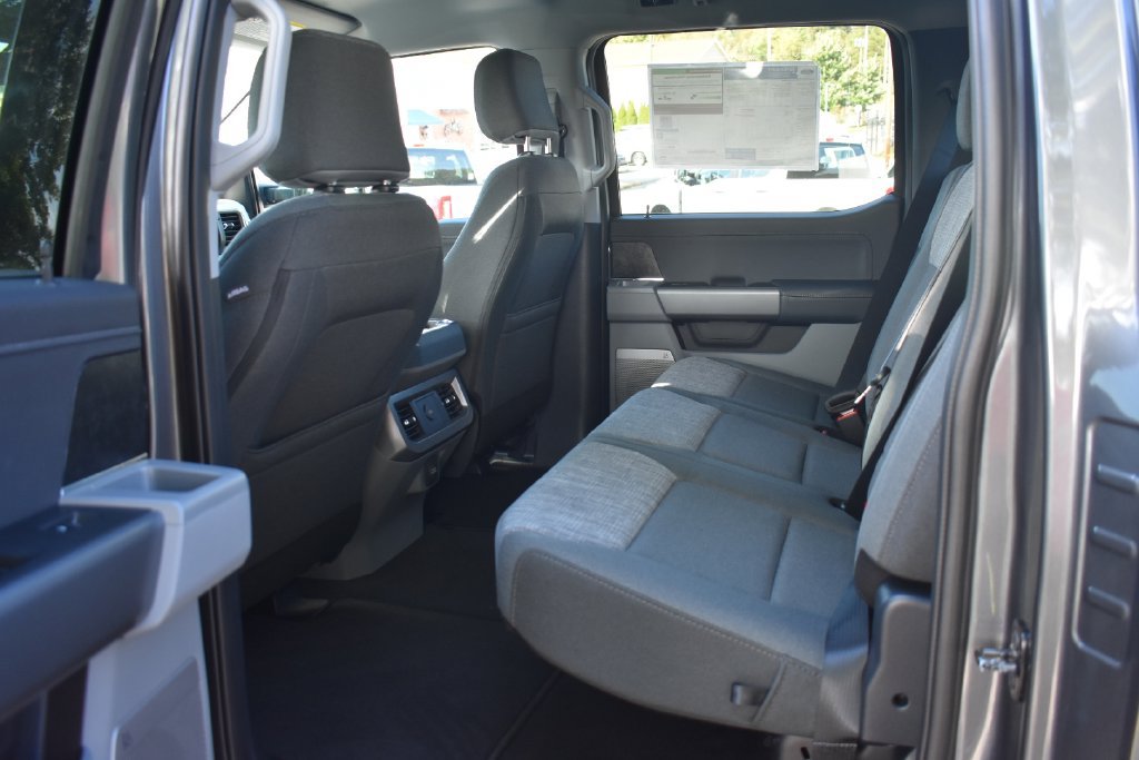New 2027 Ford F250 XLT w/ XLT Premium Package AWD/4WD image 7