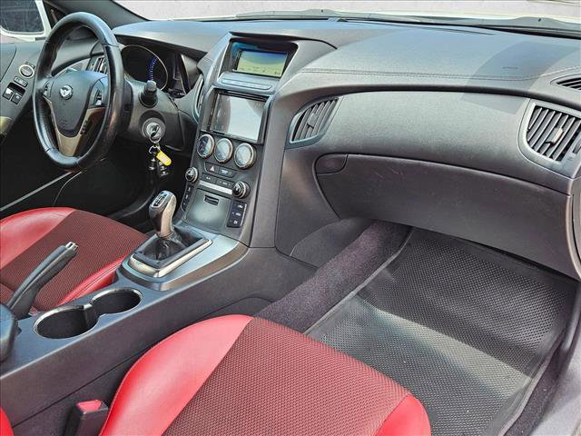 Used 2013 Hyundai Genesis 2.0T RWD image 19