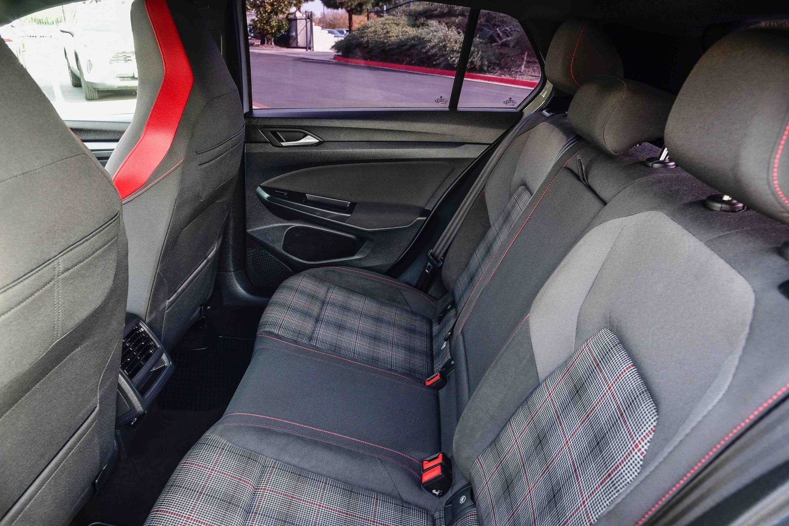 Used 2022 Volkswagen GTI SE image 22