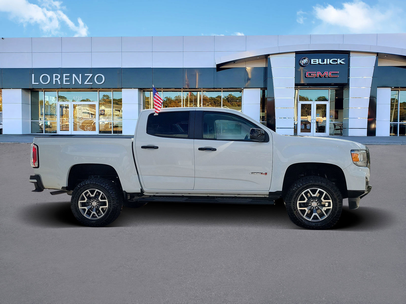 Used 2022 GMC Canyon AT4 w/ Trailering Package image 4