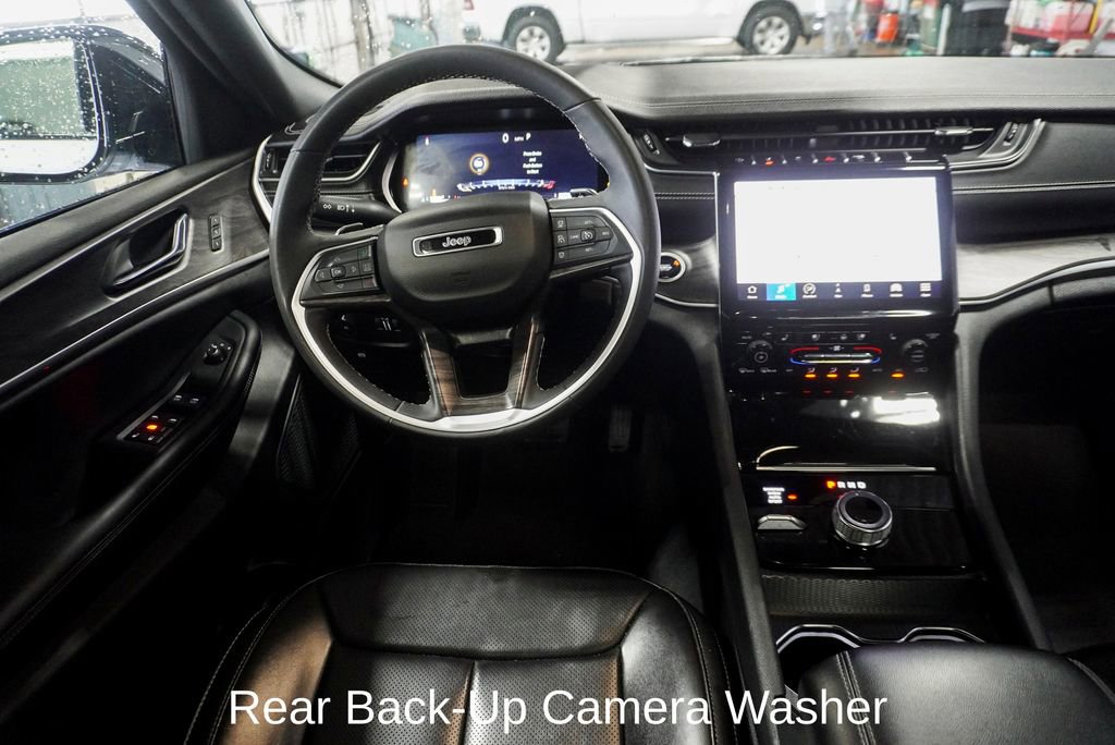 Used 2024 Jeep Grand Cherokee Limited w/ Luxury Tech Group II image 11