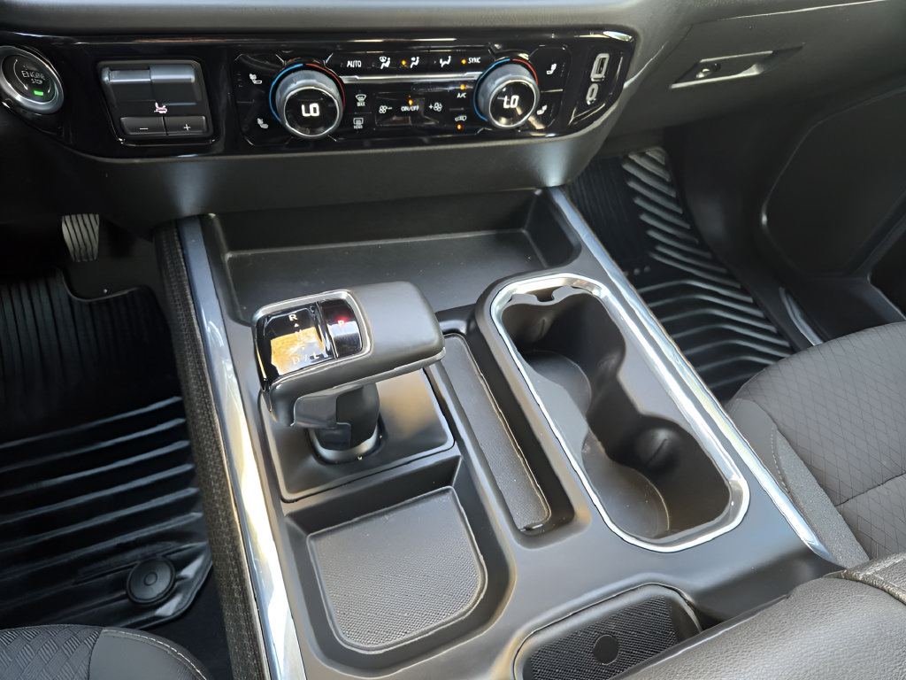 Used 2024 Chevrolet Silverado 1500 LT w/ Convenience Package II RWD image 18