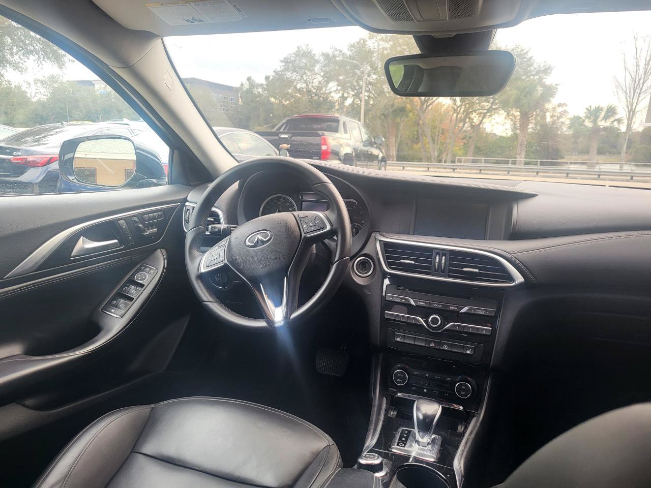 Used 2017 INFINITI QX30 AWD image 68