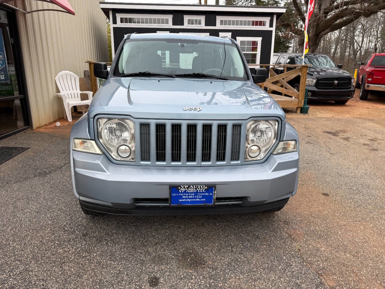 Used 2012 Jeep Liberty Sport image 2