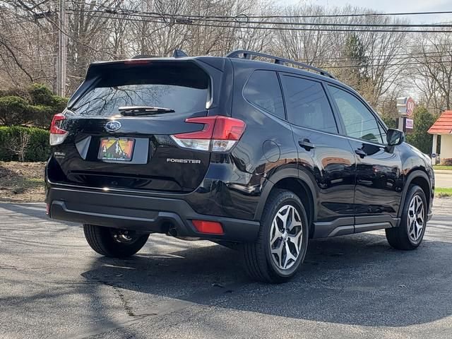 Certified 2023 Subaru Forester Premium image 3