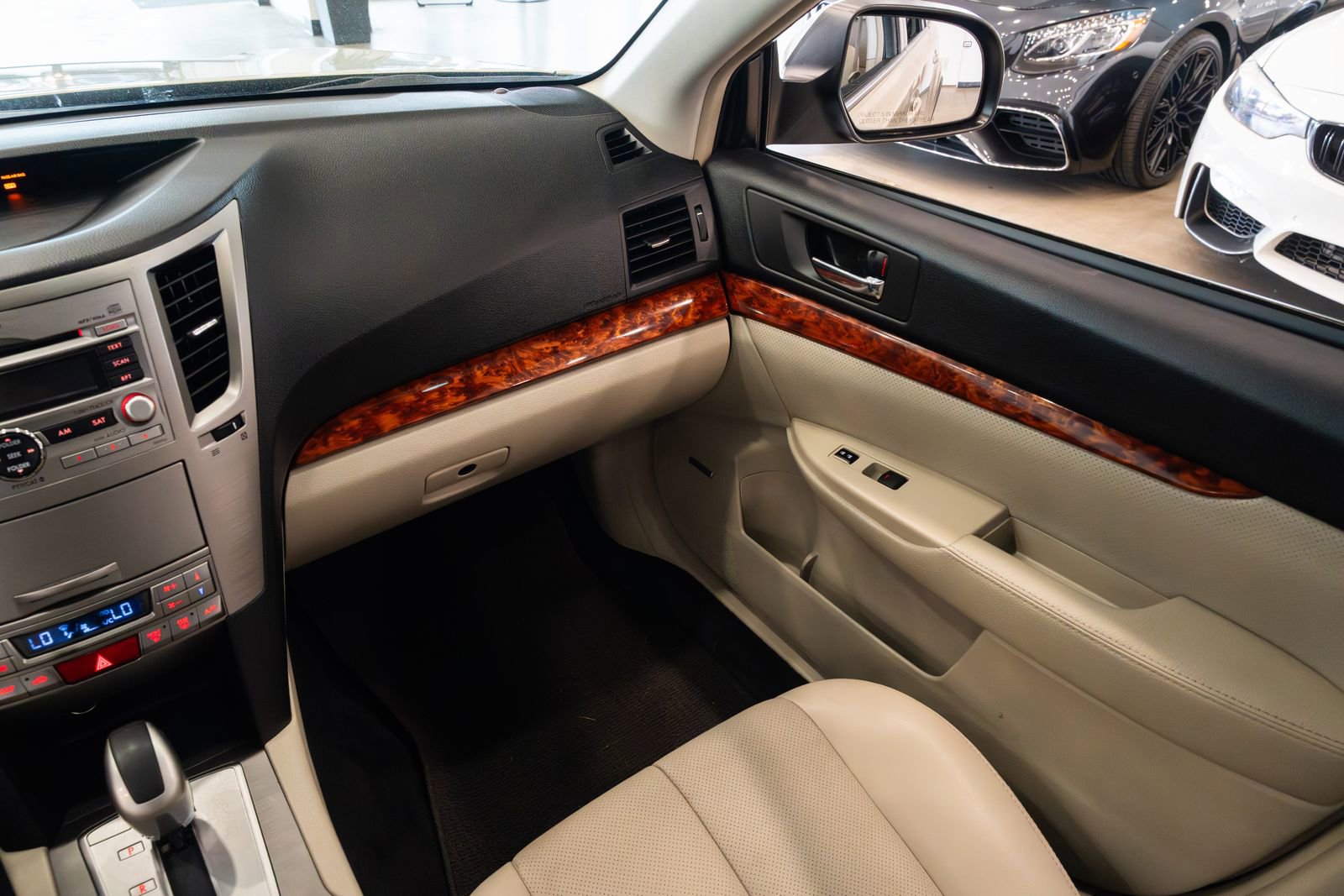 Used 2010 Subaru Outback 3.6R Limited image 11