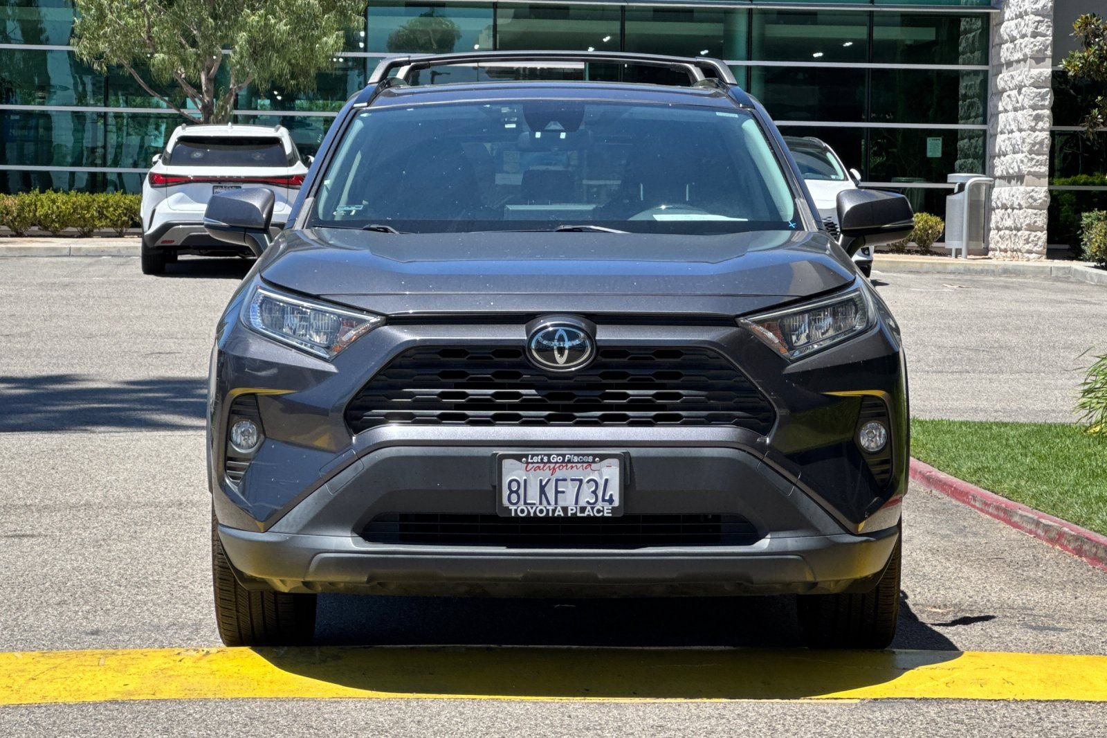 Used 2019 Toyota RAV4 XLE Premium FWD image 3