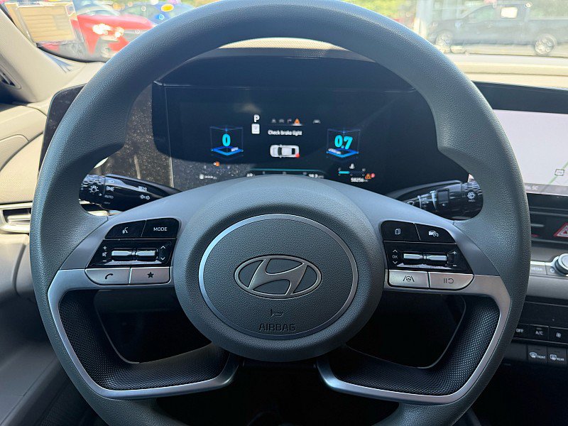 Used 2024 Hyundai Elantra SEL FWD image 35