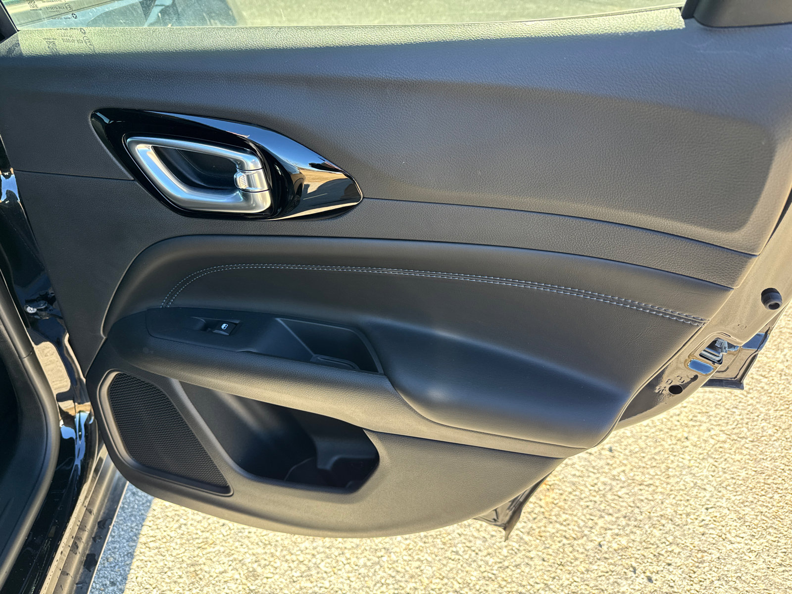 New 2025 Jeep Compass Latitude image 15