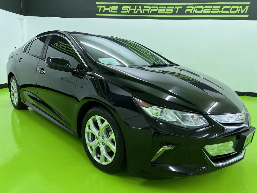 Used 2017 Chevrolet Volt Premier w/ Driver Confidence II Package FWD image 2