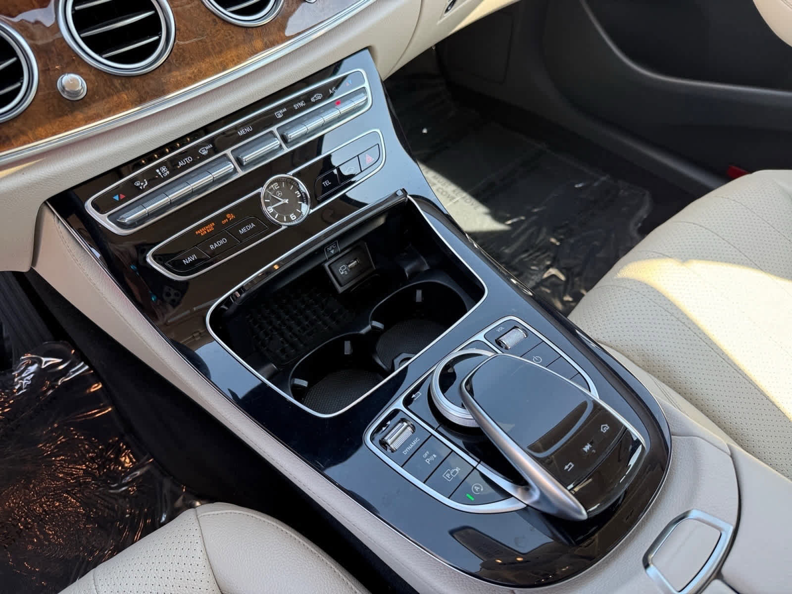 Certified 2017 Mercedes-Benz E 300 4MATIC image 23