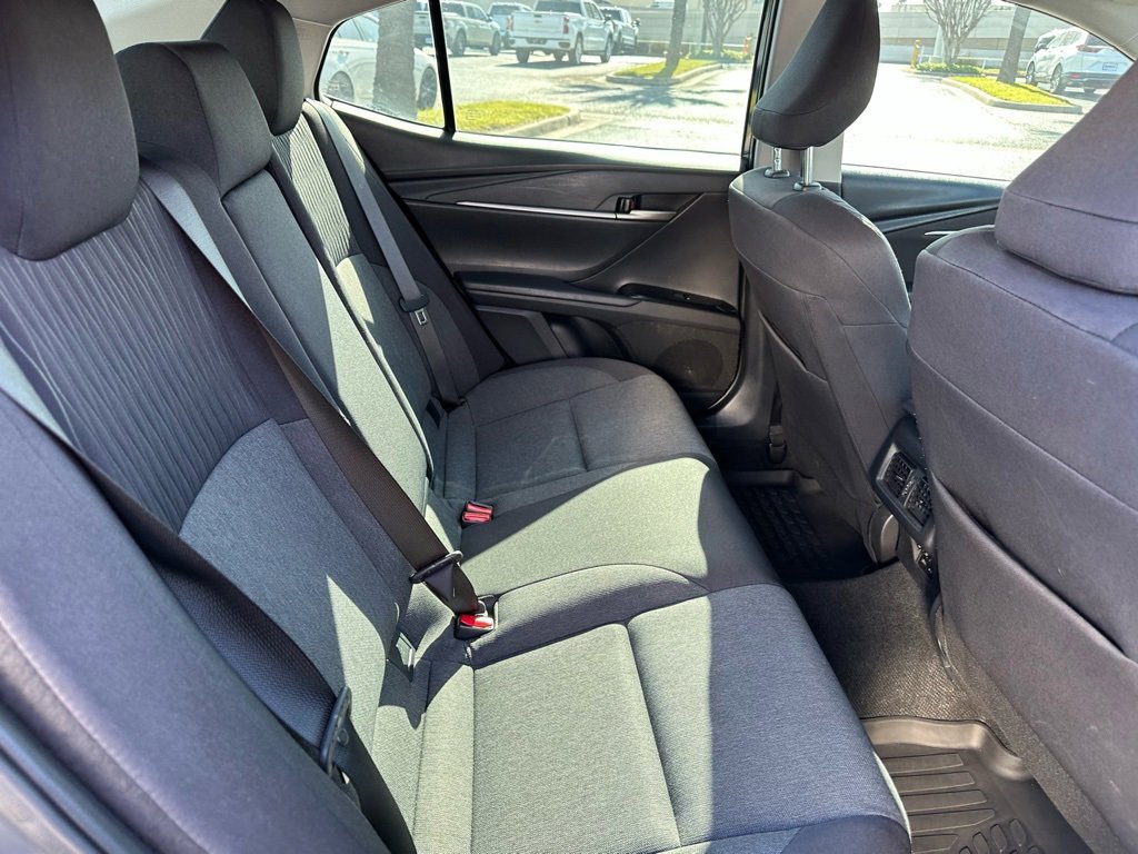 Used 2025 Toyota Camry LE w/ Convenience Package image 21