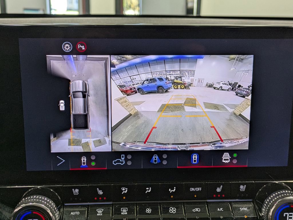 Used 2025 GMC Canyon Denali image 15