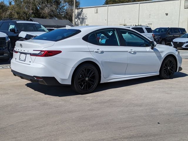 Used 2025 Toyota Camry SE image 6