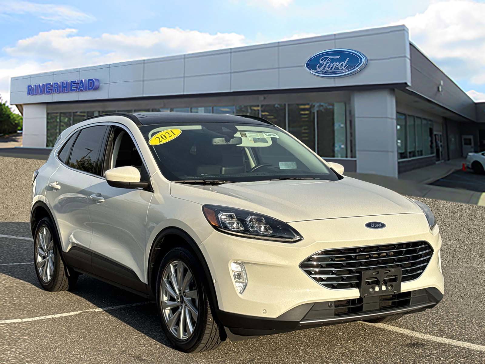 Certified 2021 Ford Escape Titanium w/ Titanium Elite Package image 2