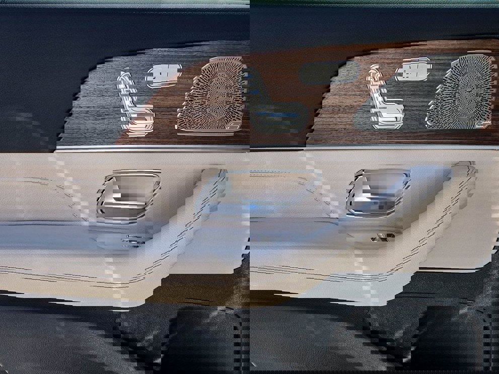 New 2026 Mercedes-Benz GLS 450 4MATIC image 32