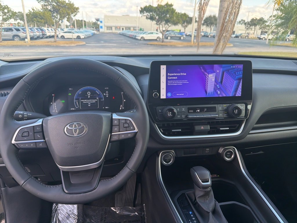 Used 2024 Toyota Grand Highlander XLE image 19