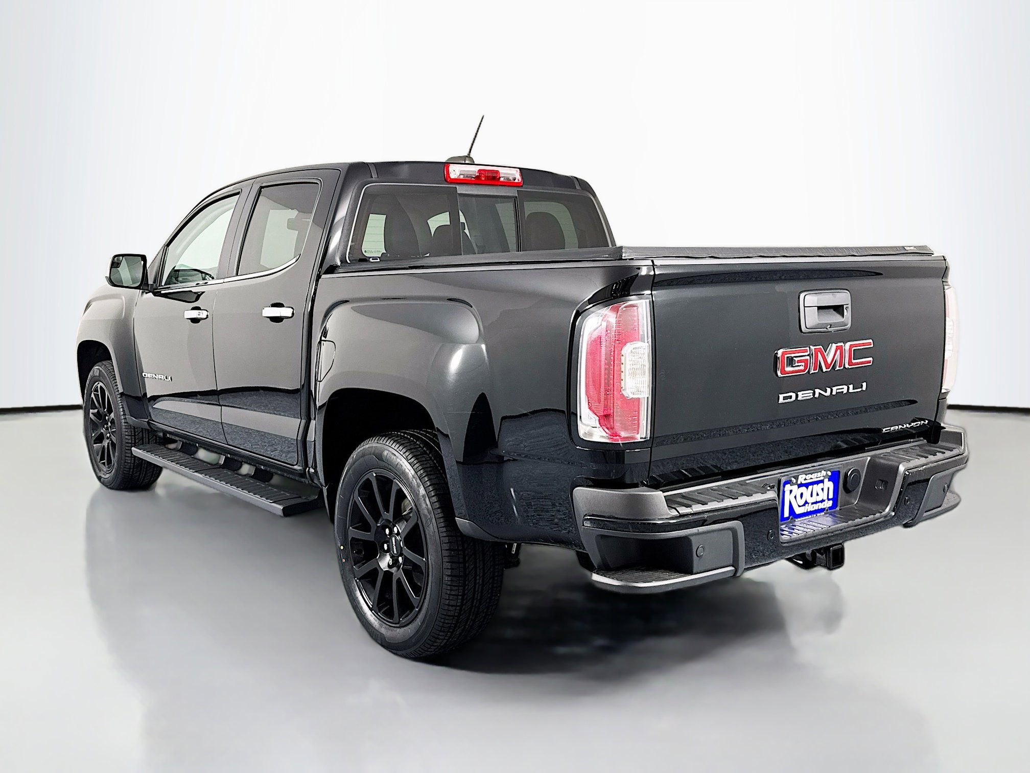 Used 2022 GMC Canyon Denali w/ Denali Black Edition Package image 7