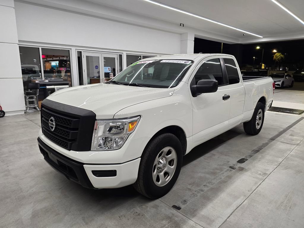Used 2022 Nissan Titan S image 2