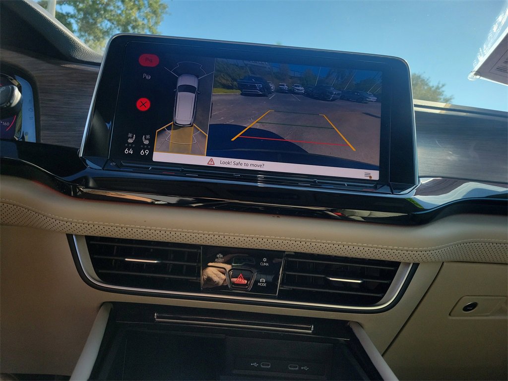 Used 2024 Volkswagen Atlas SEL Premium R-Line image 30