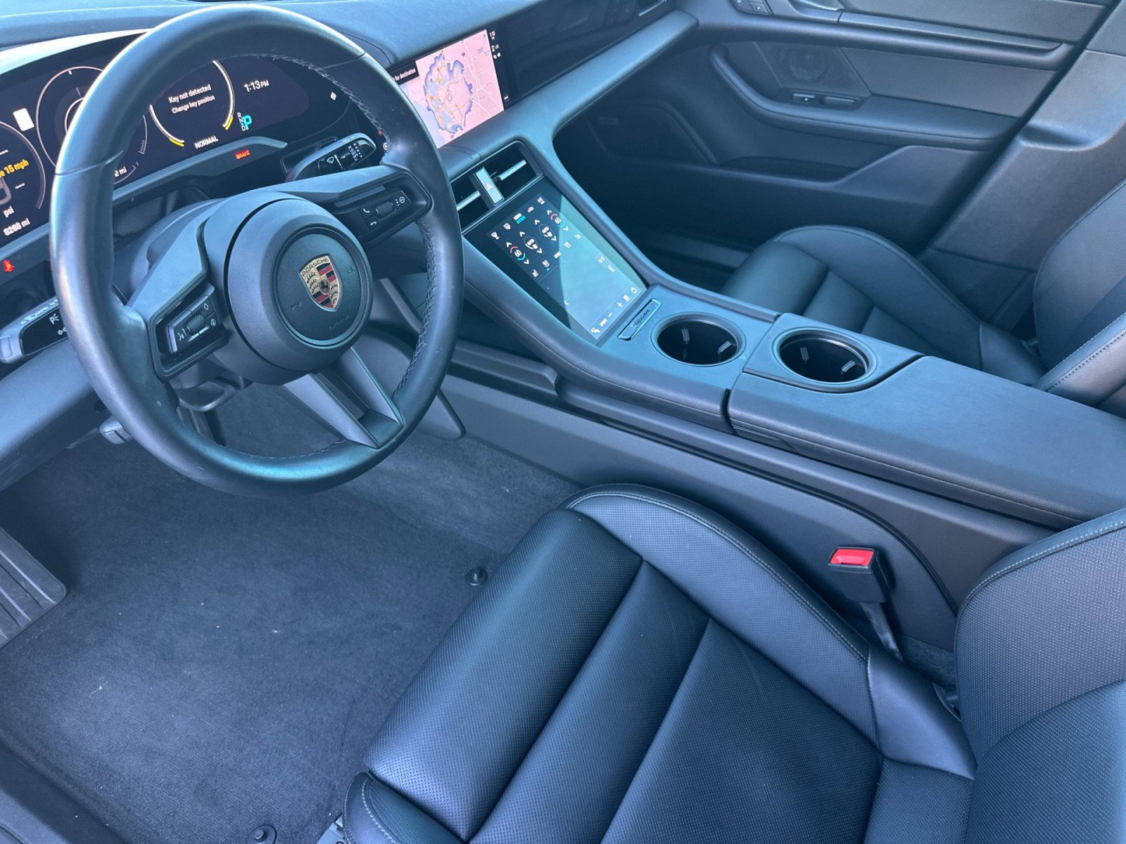 Used 2024 Porsche Taycan image 4