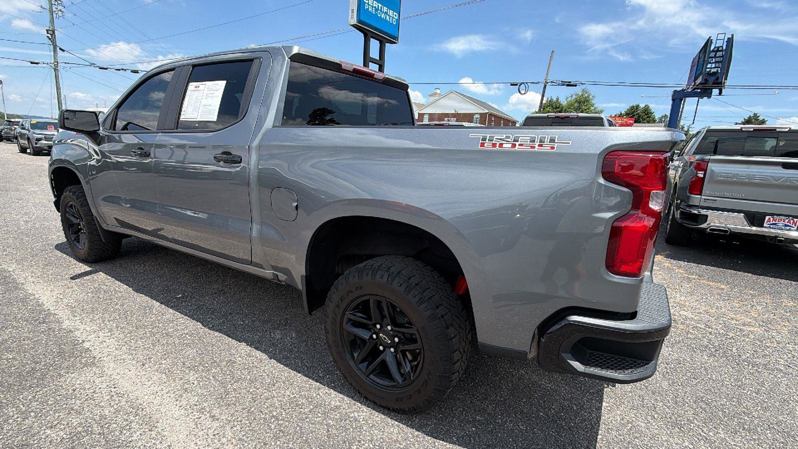 Used 2022 Chevrolet Silverado 1500 LT Trail Boss w/ Bed Protection Package AWD/4WD image 7