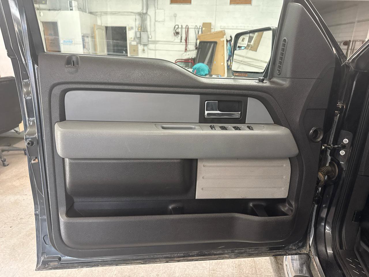 Used 2012 Ford F150 XLT w/ XLT Chrome Pkg AWD/4WD image 28