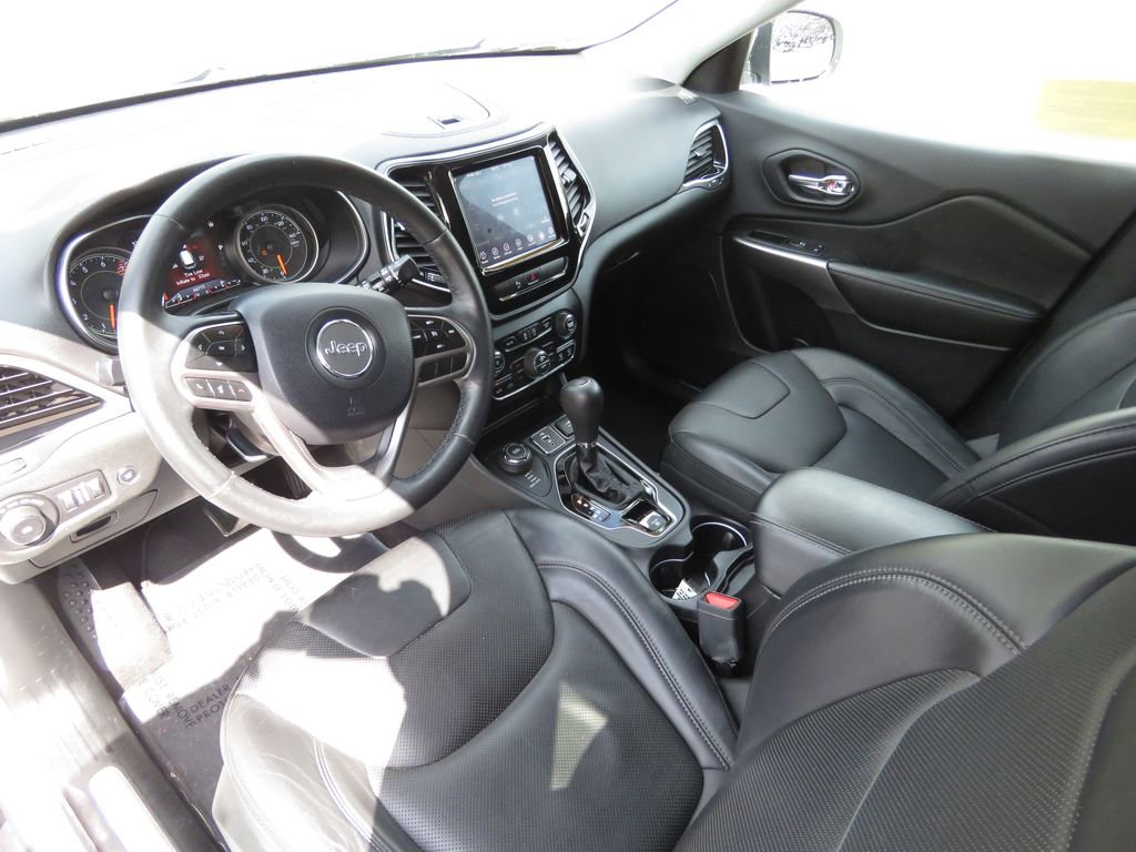 Used 2019 Jeep Cherokee Limited AWD/4WD image 11