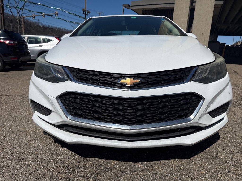 Used 2017 Chevrolet Cruze LT w/ Convenience Package FWD image 5