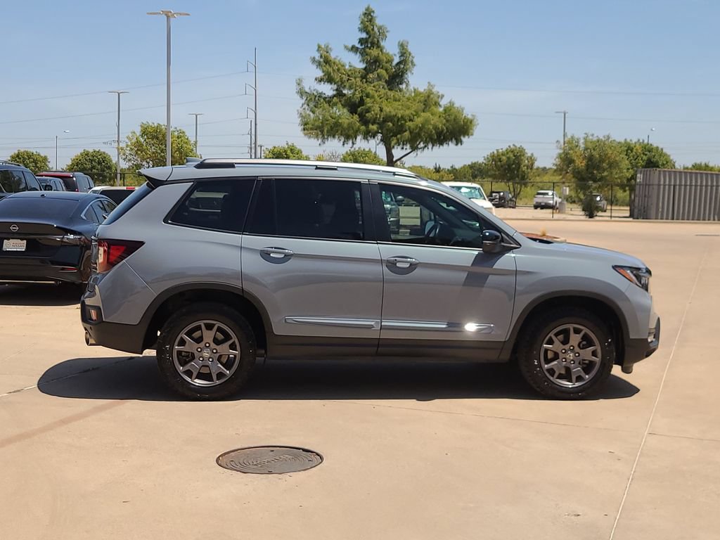 Used 2024 Honda Passport TrailSport image 4