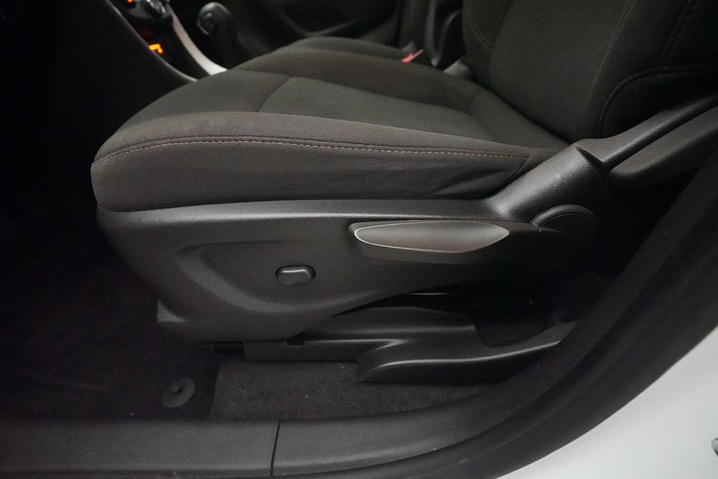 Used 2017 Chevrolet Trax LS FWD image 27