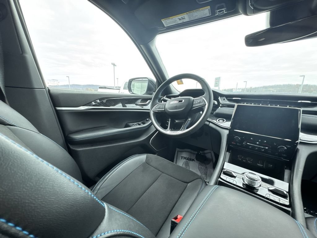 New 2024 Jeep Grand Cherokee Trailhawk AWD/4WD image 15