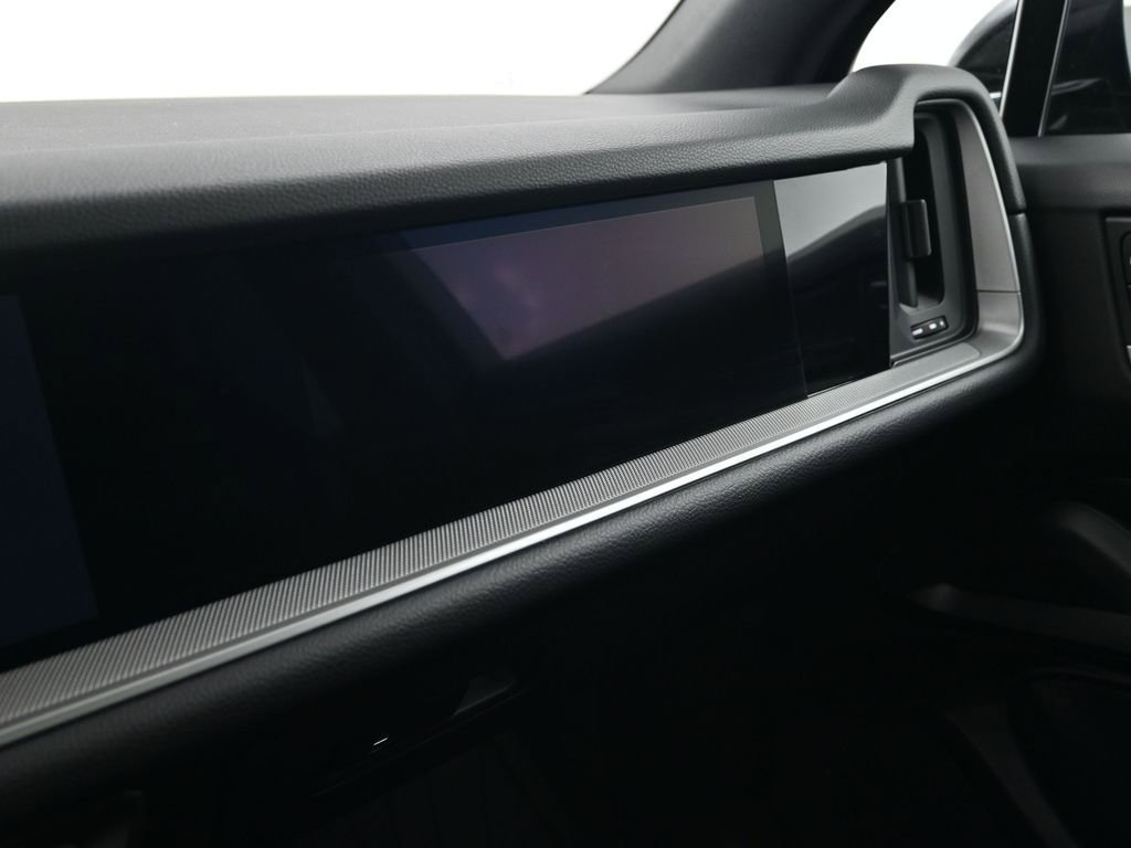 Certified 2024 Porsche Cayenne image 22