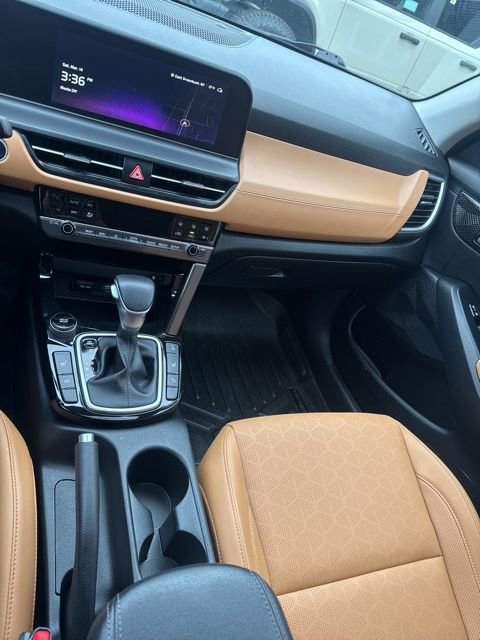 Used 2024 Kia Seltos EX image 28