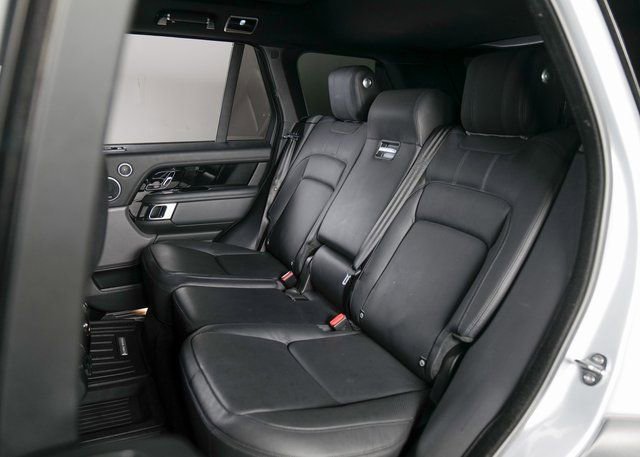 Used 2020 Land Rover Range Rover HSE image 5