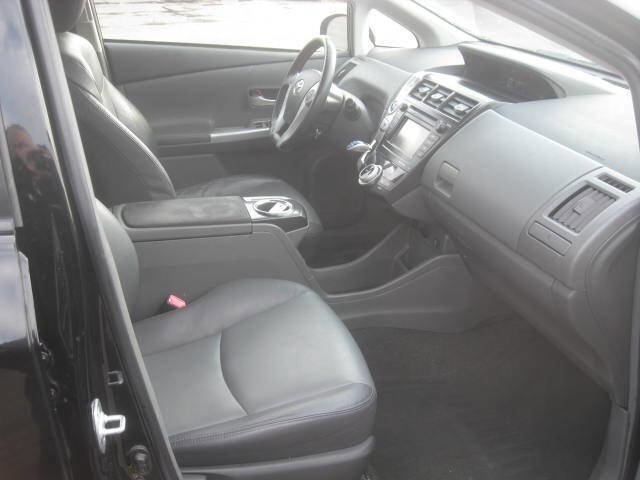Used 2013 Toyota Prius V Five image 19