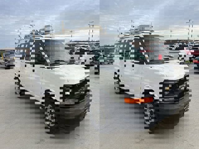 Used 2017 Chevrolet Express 2500 image 3