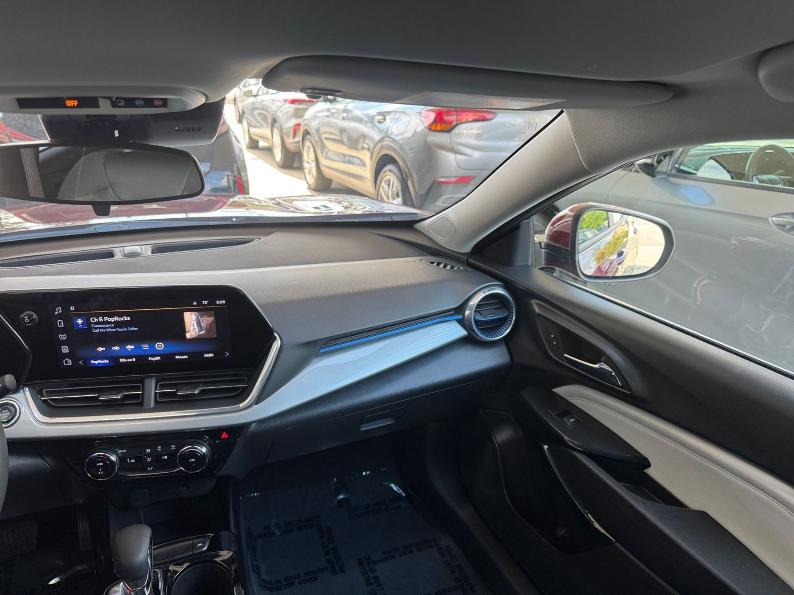 Used 2025 Chevrolet Trax LT image 35