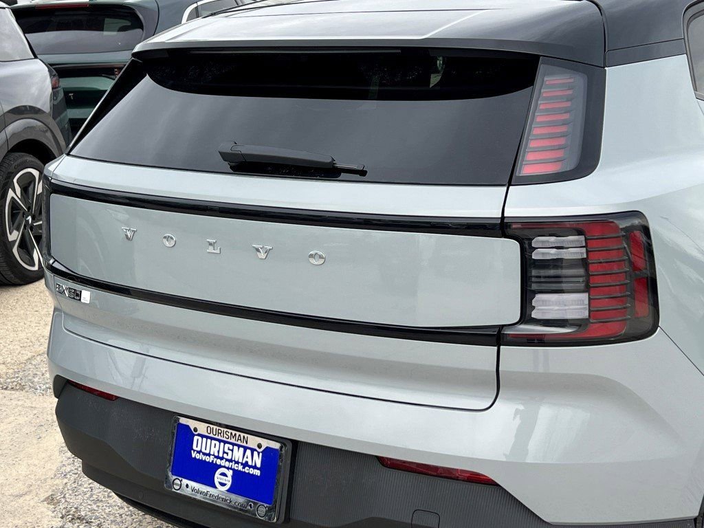 New 2026 Volvo EX30 Plus w/ Protection Package Premier image 5