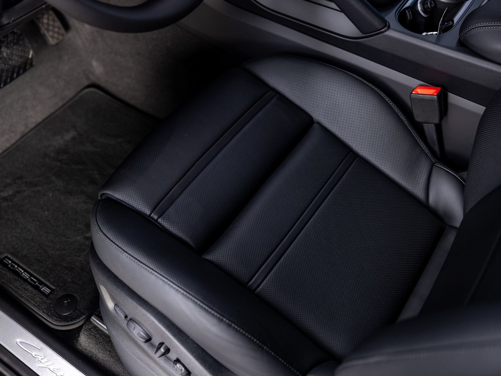 New 2026 Porsche Cayenne Coupe AWD/4WD image 28