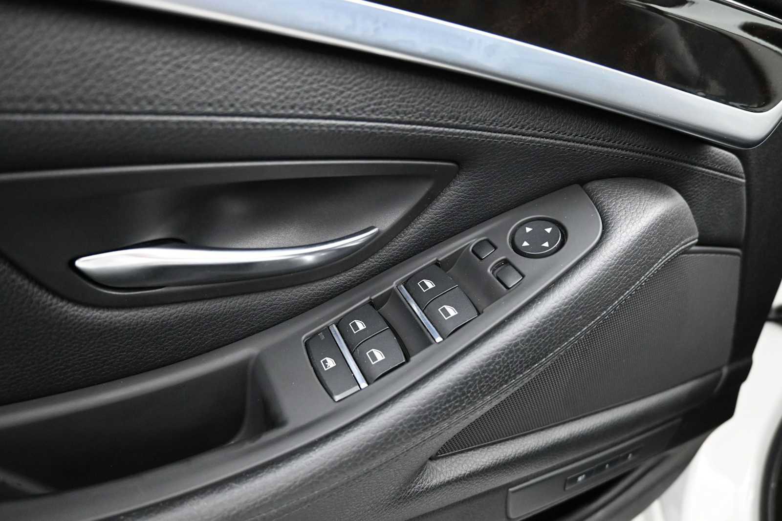 Used 2015 BMW 528i Sedan image 9